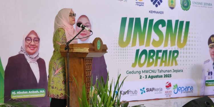 Hindun Anisah Ingatkan Fenomena Digital Underclass Saat Buka Job Fair di UNISNU