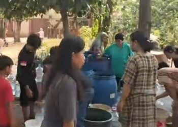 FBR Bantu Air untuk Warga Kekeringan di Kampung Jati, Parung, Bogor
